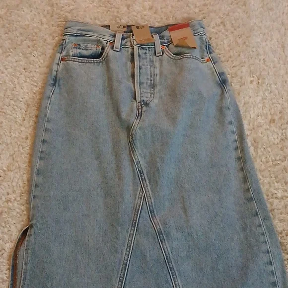 NWT LEVIS LONG ICON DENIM SKIRT - Picture 2 of 8